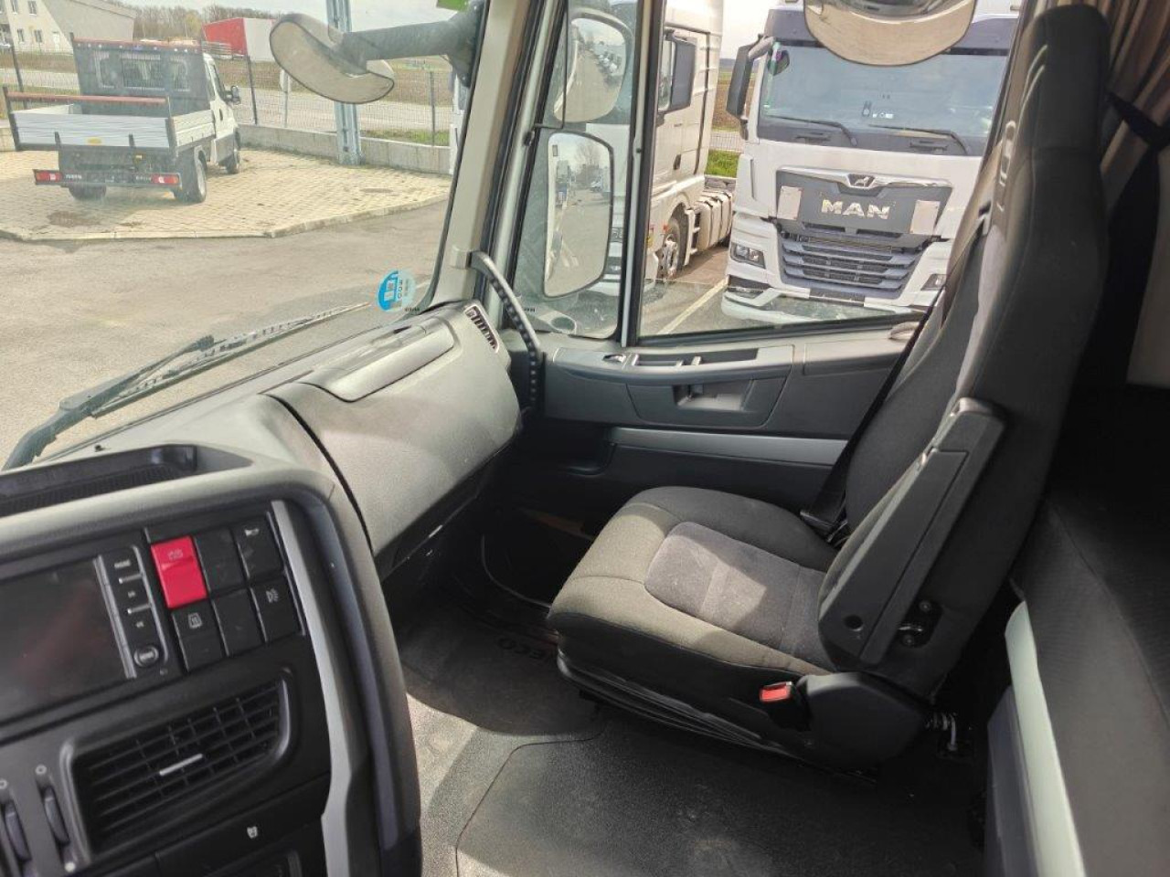Tracteur routier IVECO Stralis AS440S46T/PLNG Intarder Klima Luftfeder ZV: photos 9 Tracteur routier IVECO Stralis AS440S46T/PLNG Intarder Klima Luftfeder ZV: photos 9