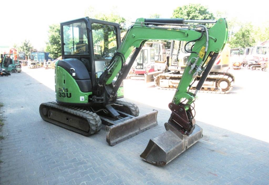 Hitachi ZX33U-6 Powertilt - Mini pelle: photos 2 Hitachi ZX33U-6 Powertilt - Mini pelle: photos 2