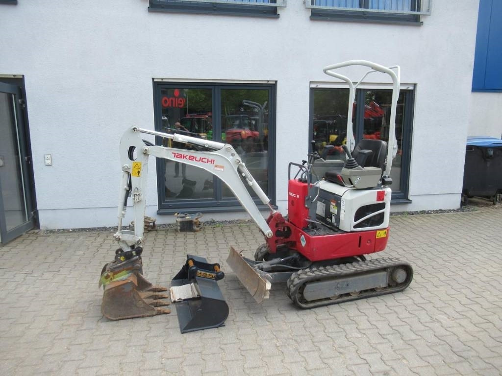 Takeuchi TB 210 R - Mini pelle: photos 1 Takeuchi TB 210 R - Mini pelle: photos 1