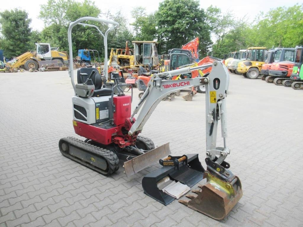Takeuchi TB 210 R - Mini pelle: photos 2 Takeuchi TB 210 R - Mini pelle: photos 2