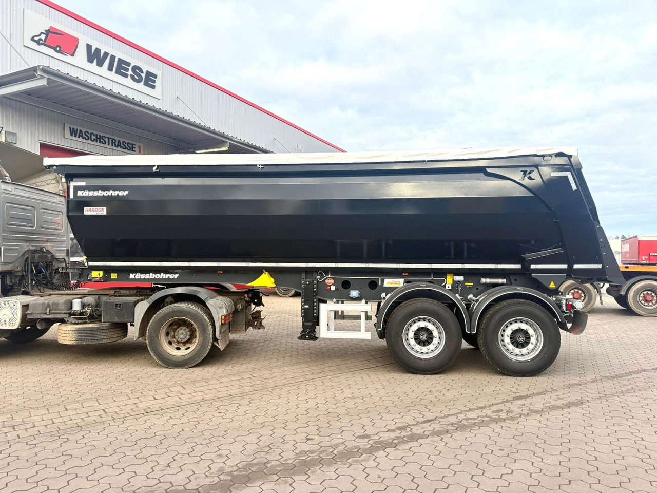 Kässbohrer SKS Stahl Kipper27m³ Hardox Elektrisches Verdeck - Semi-remorque benne: photos 1 Kässbohrer SKS Stahl Kipper27m³ Hardox Elektrisches Verdeck - Semi-remorque benne: photos 1