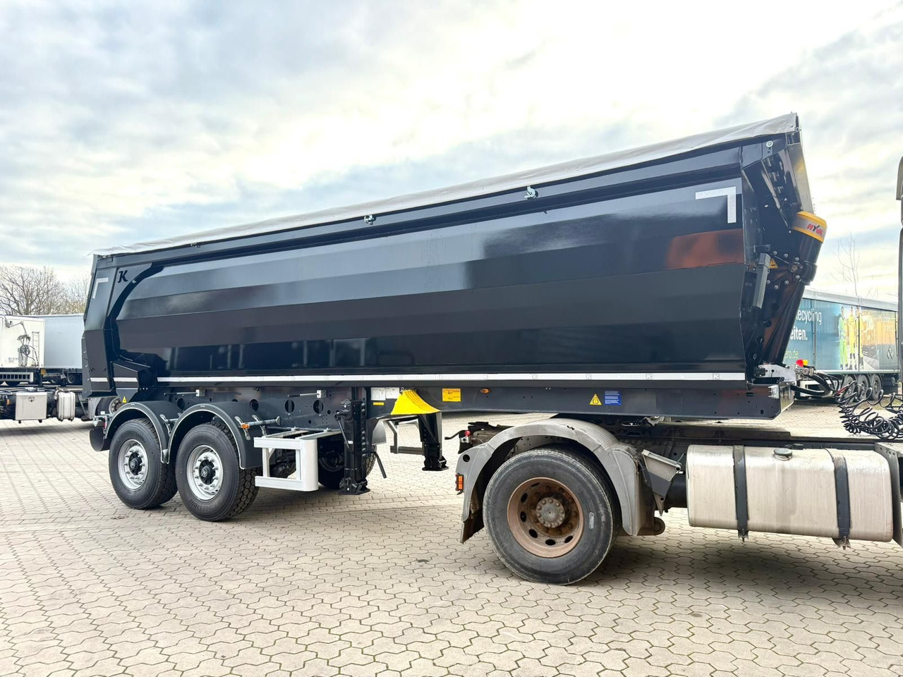 Kässbohrer SKS Stahl Kipper27m³ Hardox Elektrisches Verdeck - Semi-remorque benne: photos 3 Kässbohrer SKS Stahl Kipper27m³ Hardox Elektrisches Verdeck - Semi-remorque benne: photos 3
