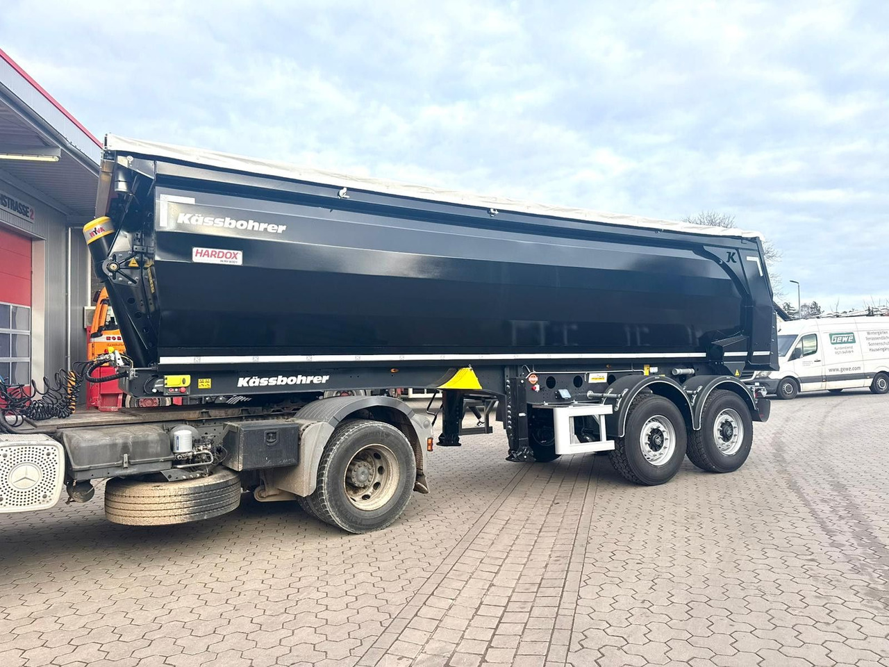 Kässbohrer SKS Stahl Kipper27m³ Hardox Elektrisches Verdeck - Semi-remorque benne: photos 2 Kässbohrer SKS Stahl Kipper27m³ Hardox Elektrisches Verdeck - Semi-remorque benne: photos 2