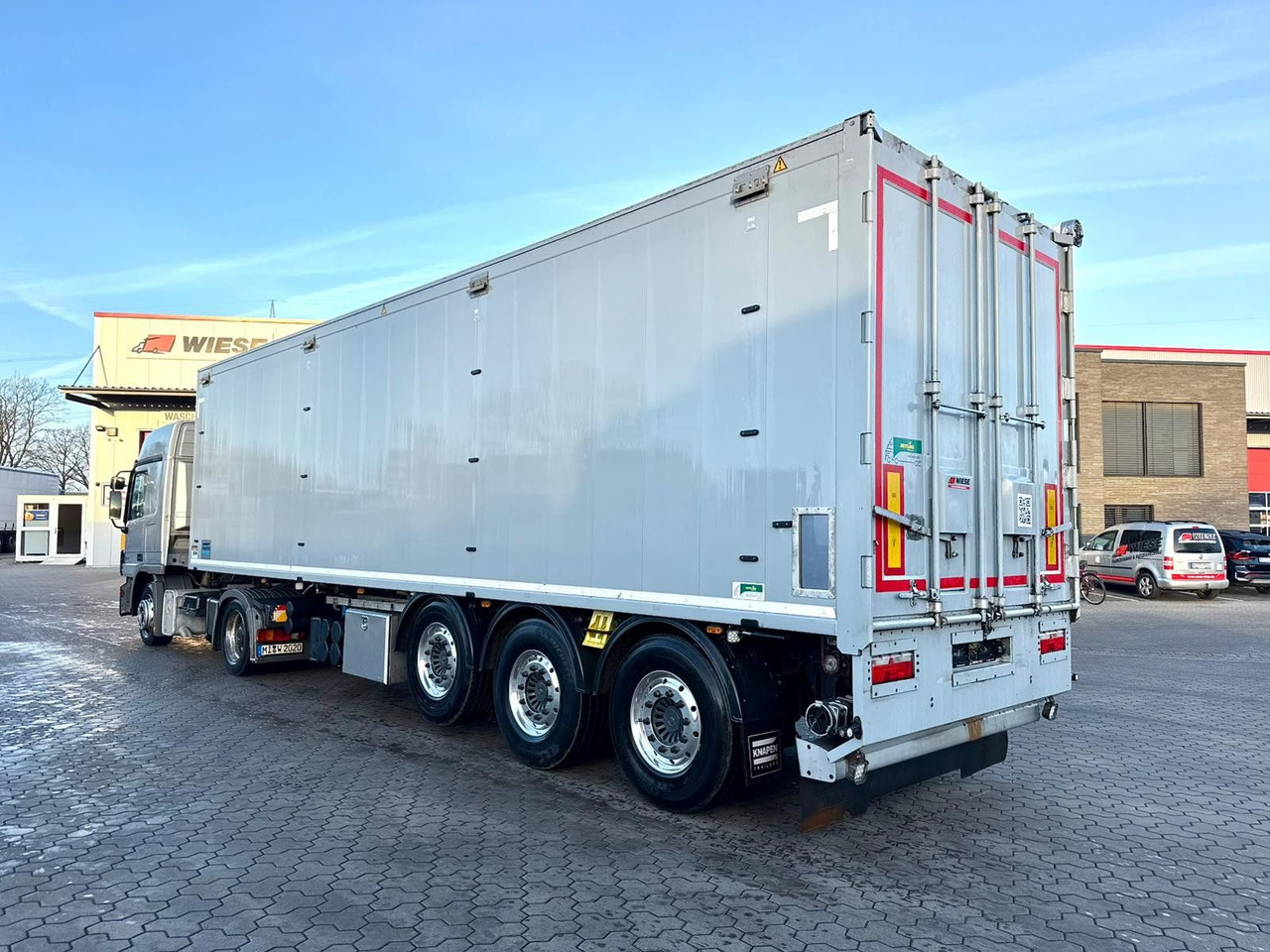 Knapen K200 Schubboden 61m³ mit Zellenradschleuse Agrar - Semi-remorque à fond mouvant: photos 3 Knapen K200 Schubboden 61m³ mit Zellenradschleuse Agrar - Semi-remorque à fond mouvant: photos 3