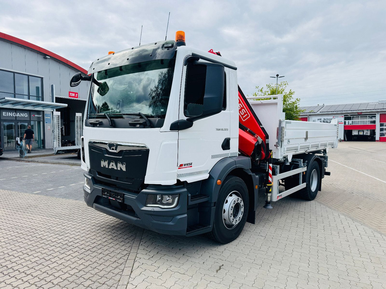 MAN 18.320 4x2 mit Fassi Ladekran Sofort Verfügbar - Camion grue: photos 2 MAN 18.320 4x2 mit Fassi Ladekran Sofort Verfügbar - Camion grue: photos 2