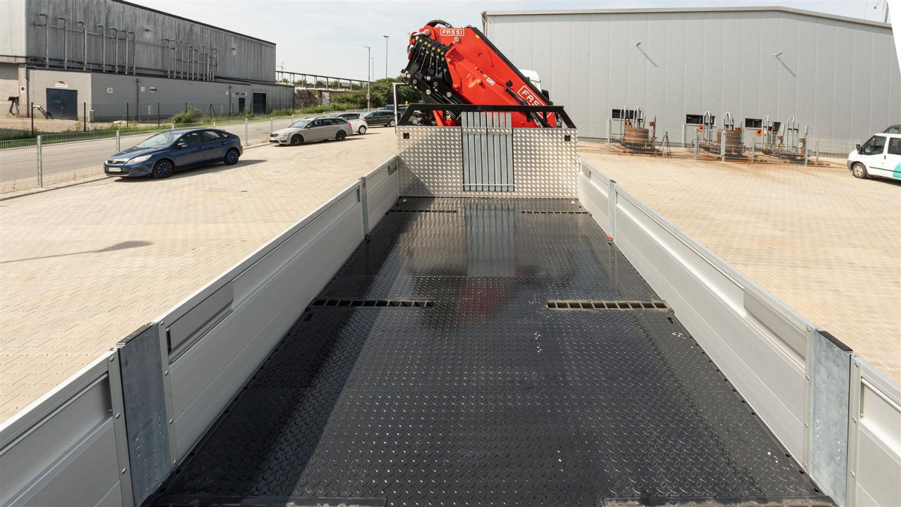 MAN 35.470 8x2 Kran F710 RA2.26 - Camion grue: photos 5 MAN 35.470 8x2 Kran F710 RA2.26 - Camion grue: photos 5