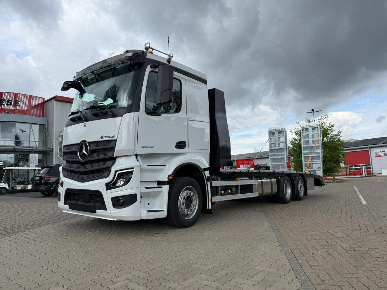Mercedes-Benz Actros mit Rampen, Maschinentransporter - Remorqueuse: photos 1 Mercedes-Benz Actros mit Rampen, Maschinentransporter - Remorqueuse: photos 1
