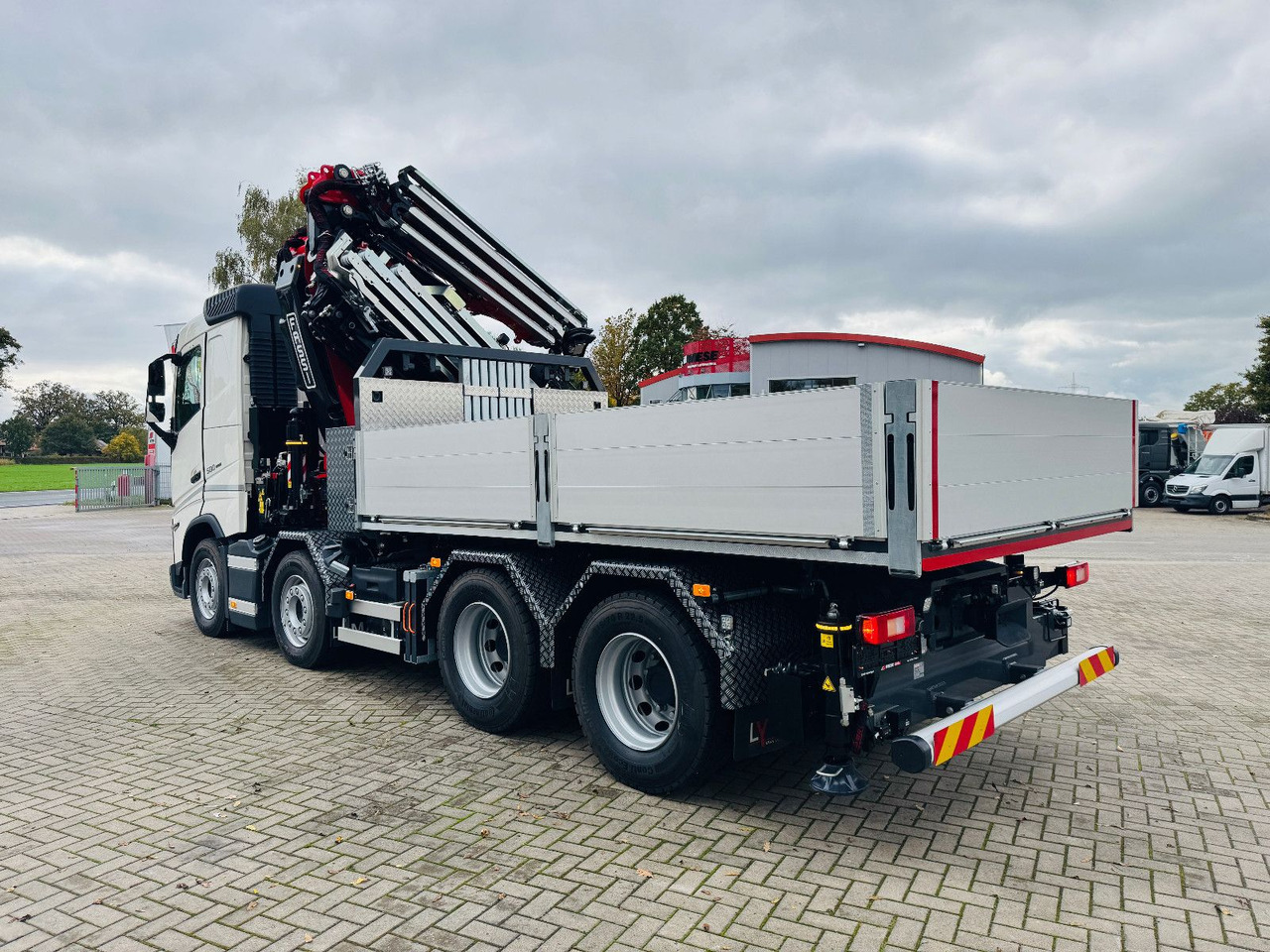Volvo FH 500 8x4 Kran F820 RA2.27 Jib & Winde Sofort - Camion grue: photos 3 Volvo FH 500 8x4 Kran F820 RA2.27 Jib & Winde Sofort - Camion grue: photos 3