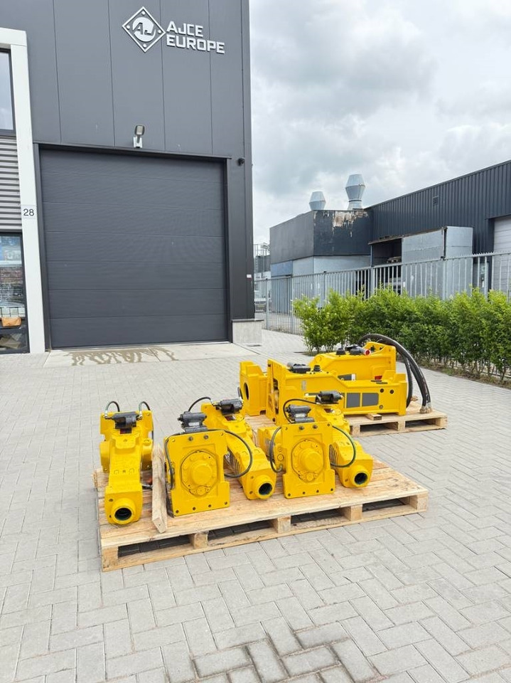 Epiroc Atlas copco SB302 - Marteau hydraulique pour Engins de chantier: photos 1 Epiroc Atlas copco SB302 - Marteau hydraulique pour Engins de chantier: photos 1