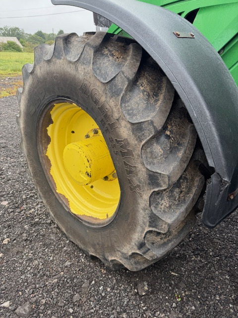 JOHN DEERE 6210R - Tracteur agricole: photos 3 JOHN DEERE 6210R - Tracteur agricole: photos 3