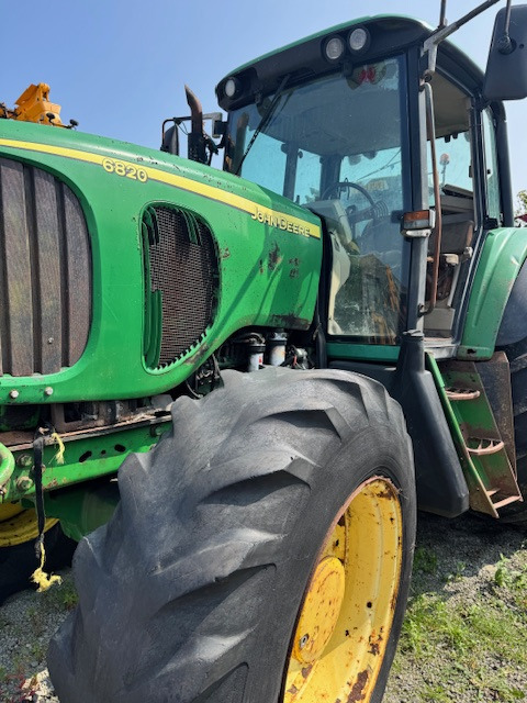JOHN DEERE 6820 - Tracteur agricole: photos 3 JOHN DEERE 6820 - Tracteur agricole: photos 3