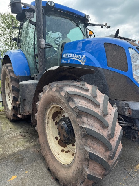 New Holland T7.200 - Tracteur agricole: photos 1 New Holland T7.200 - Tracteur agricole: photos 1