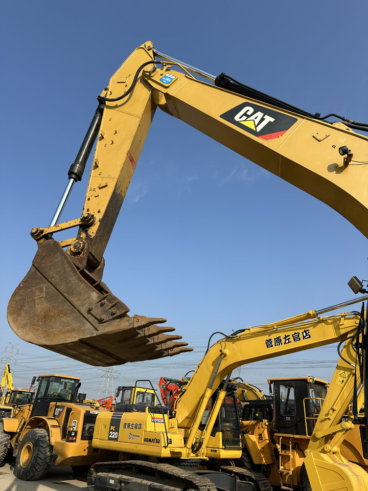 CATERPILLAR 320GC - Pelle sur chenille: photos 4 CATERPILLAR 320GC - Pelle sur chenille: photos 4