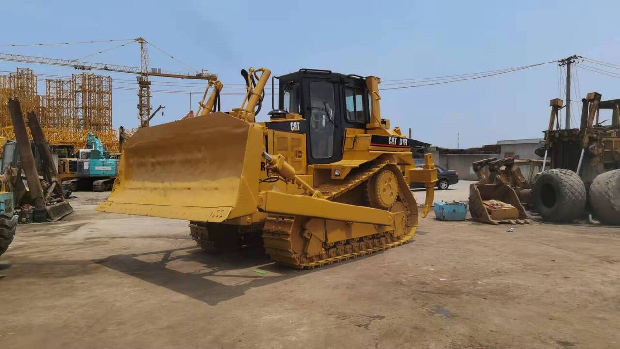 CATERPILLAR D7R - Bulldozer: photos 1 CATERPILLAR D7R - Bulldozer: photos 1