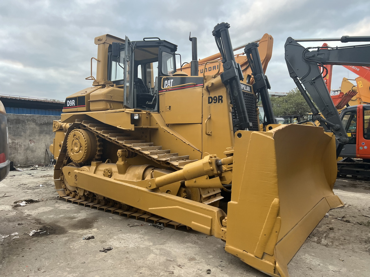 CATERPILLAR D9R - Bulldozer: photos 5 CATERPILLAR D9R - Bulldozer: photos 5