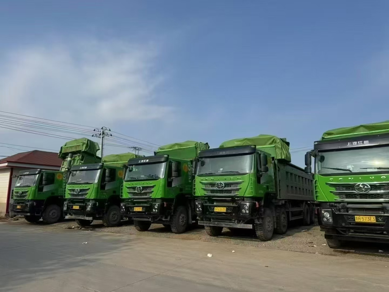 Iveco 8x4 dumptruck - Camion: photos 2 Iveco 8x4 dumptruck - Camion: photos 2