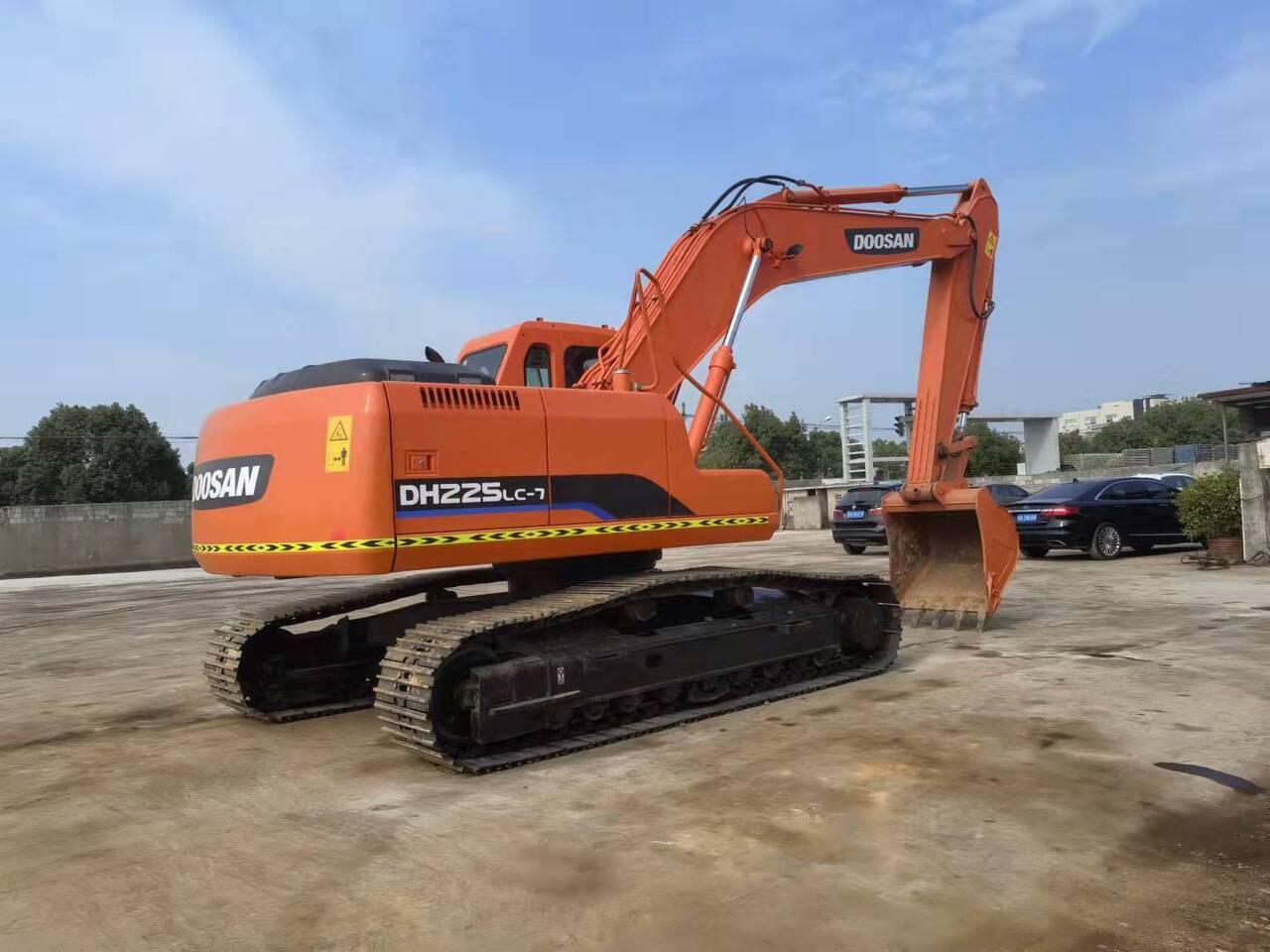 DOOSAN DH225LC-7 - Pelle sur chenille: photos 1 DOOSAN DH225LC-7 - Pelle sur chenille: photos 1