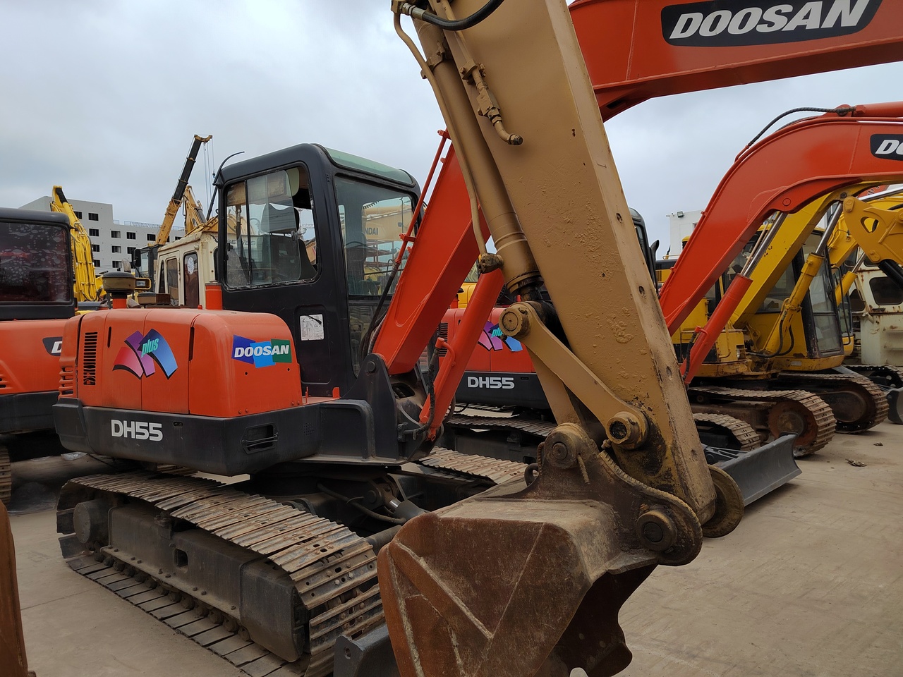 DOOSAN DH55 - Mini pelle: photos 2 DOOSAN DH55 - Mini pelle: photos 2