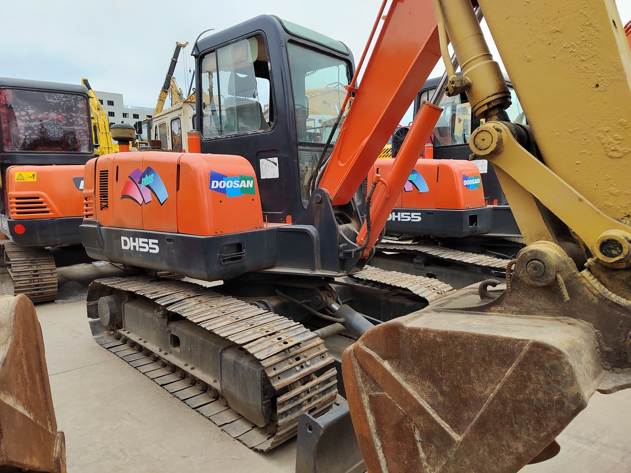 DOOSAN DH55 - Mini pelle: photos 1 DOOSAN DH55 - Mini pelle: photos 1