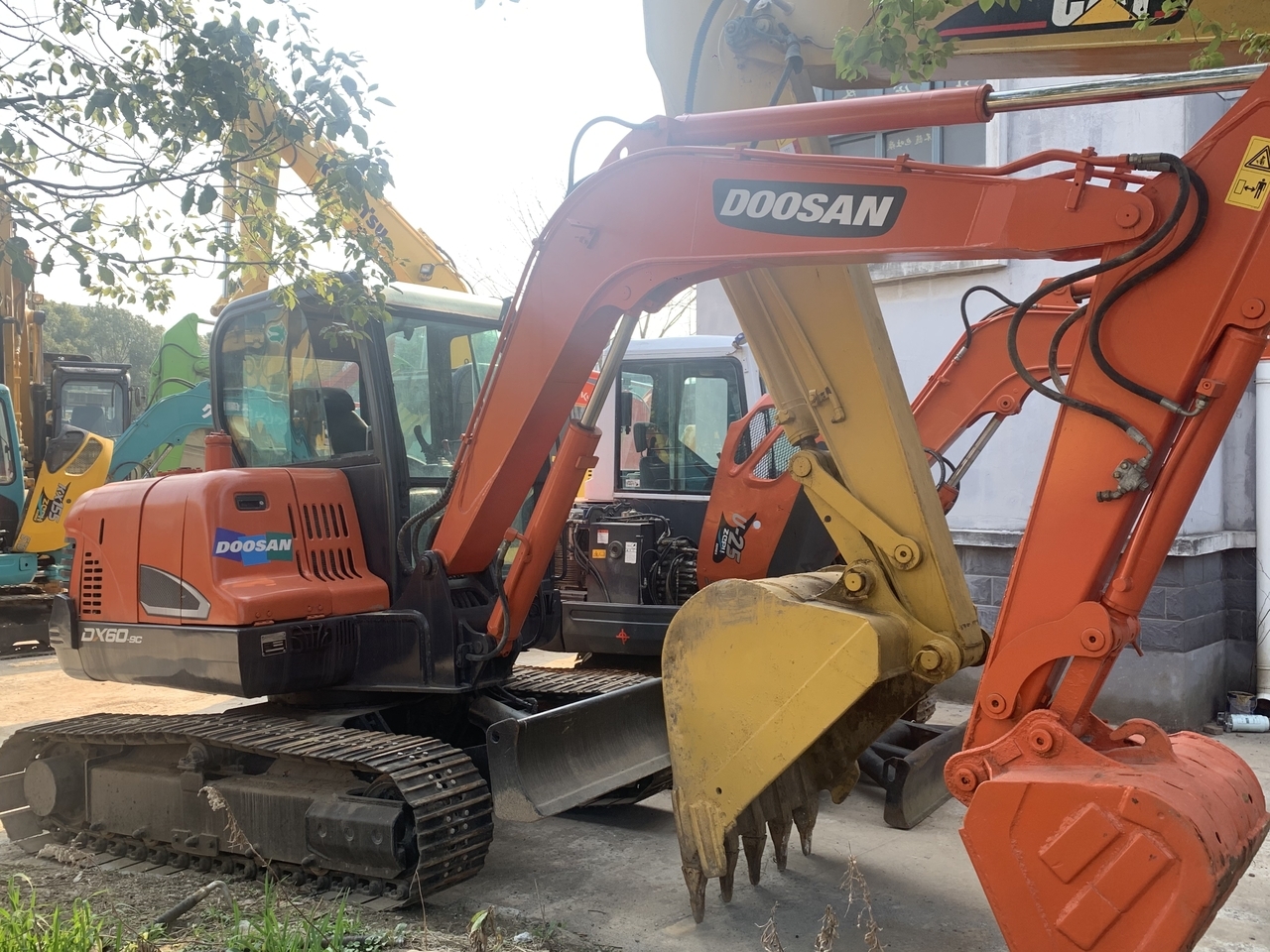 DOOSAN DX60-9 - Mini pelle: photos 1 DOOSAN DX60-9 - Mini pelle: photos 1