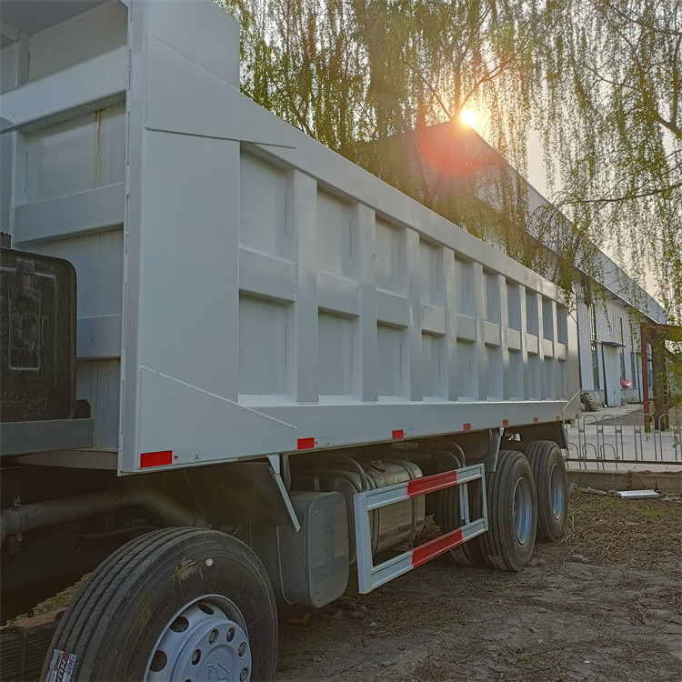 Camion benne HOWO HOWO 8x4 371 -Tipper-White: photos 8