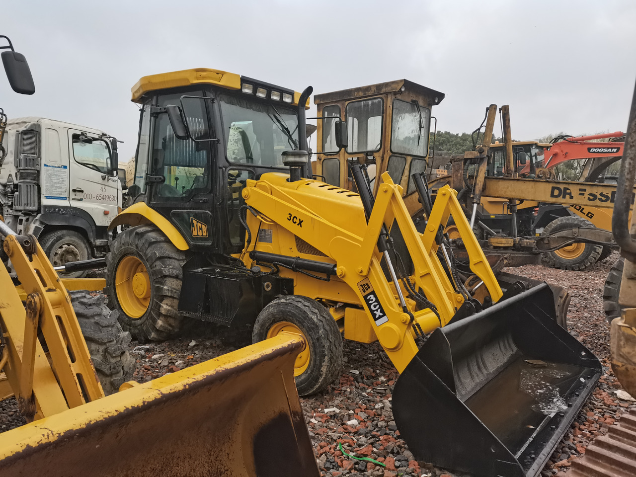 JCB 3CX - Tractopelle: photos 4 JCB 3CX - Tractopelle: photos 4