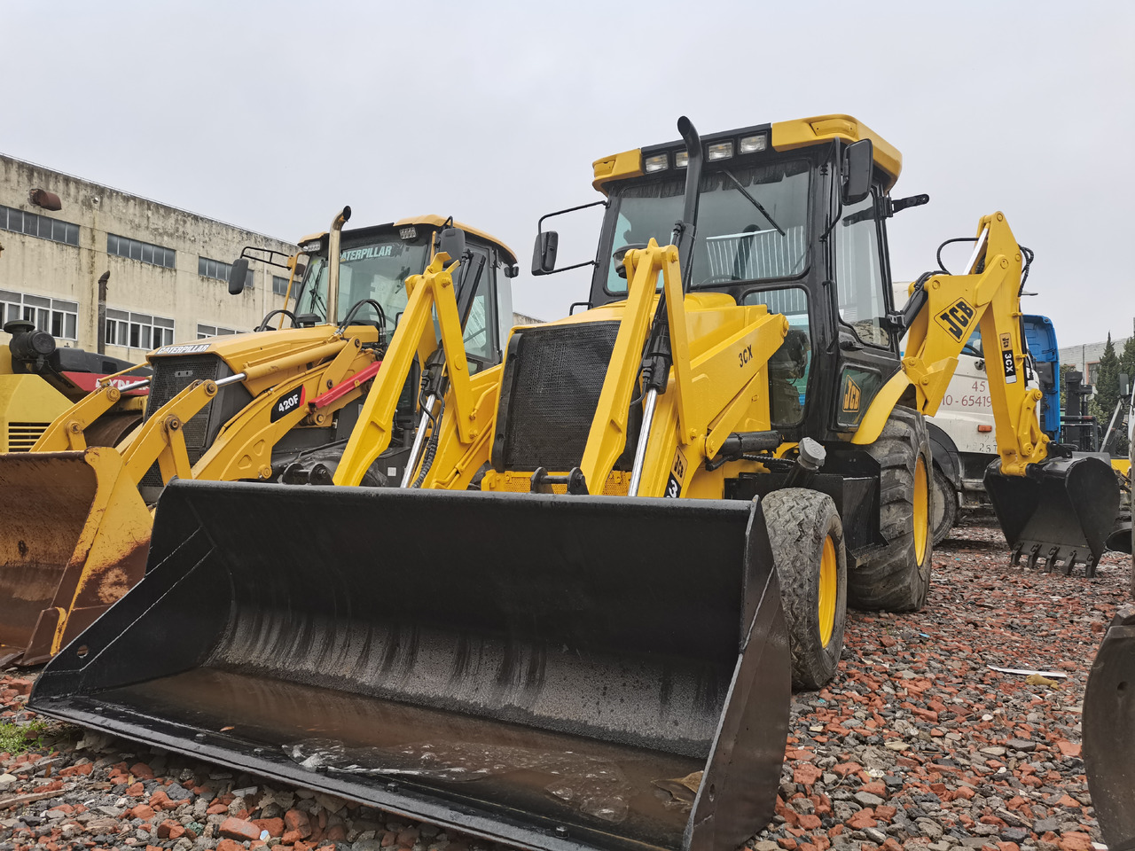 JCB 3CX - Tractopelle: photos 1 JCB 3CX - Tractopelle: photos 1