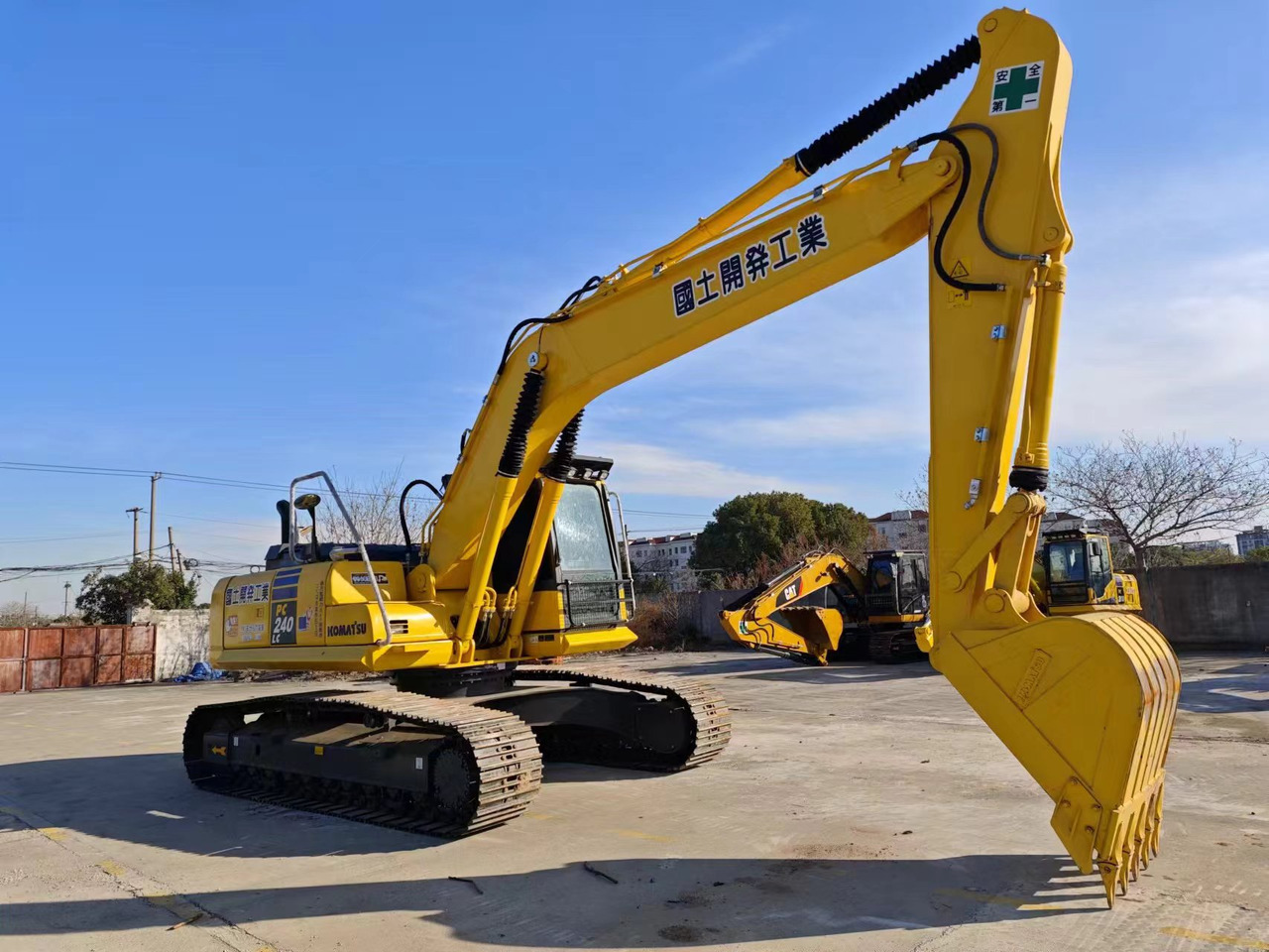 KOMATSU PC240LC-8N1 - Pelle: photos 2 KOMATSU PC240LC-8N1 - Pelle: photos 2