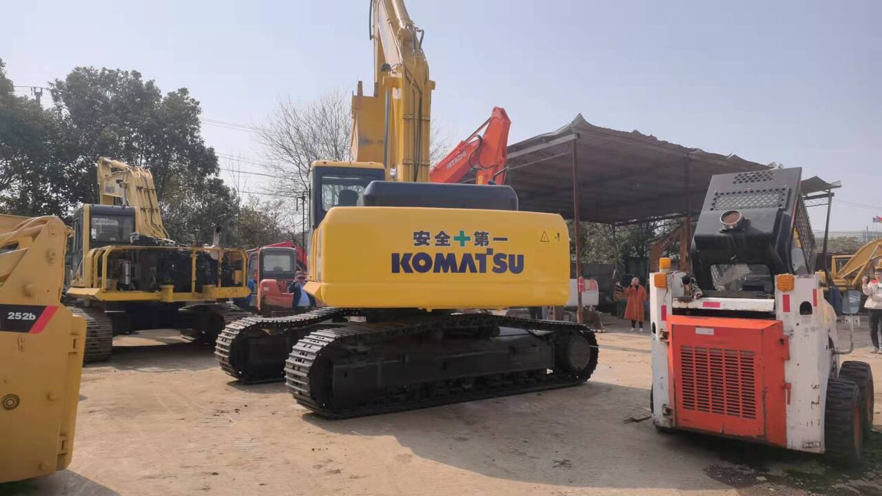 KOMATSU PC300-7 - Pelle sur chenille: photos 4 KOMATSU PC300-7 - Pelle sur chenille: photos 4