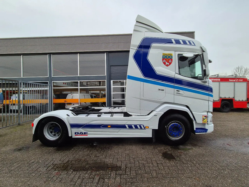DAF XG 530/ (1) 2022/ Retarder/ LED/ Park Airco/ Navi/ Full option - Tracteur routier: photos 2 DAF XG 530/ (1) 2022/ Retarder/ LED/ Park Airco/ Navi/ Full option - Tracteur routier: photos 2