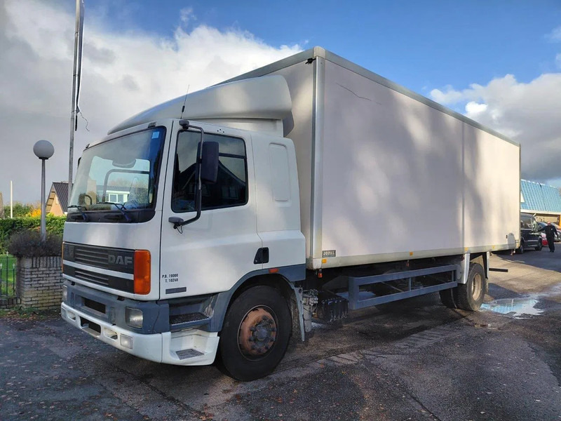 DAF 75.270 ATI 4x2 Box Manuel Gearbox - Camion fourgon: photos 1 DAF 75.270 ATI 4x2 Box Manuel Gearbox - Camion fourgon: photos 1