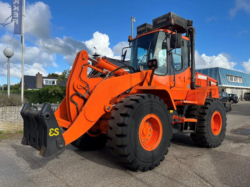 Doosan DL250 - Chargeuse sur pneus: photos 1 Doosan DL250 - Chargeuse sur pneus: photos 1