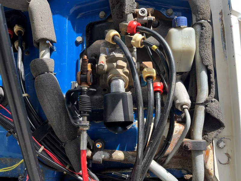 MAN 35.372 35 302 8X6 KIPPER MANUAL ZF GEARBOX FULL STEEL SPRING - Camion benne: photos 3 MAN 35.372 35 302 8X6 KIPPER MANUAL ZF GEARBOX FULL STEEL SPRING - Camion benne: photos 3