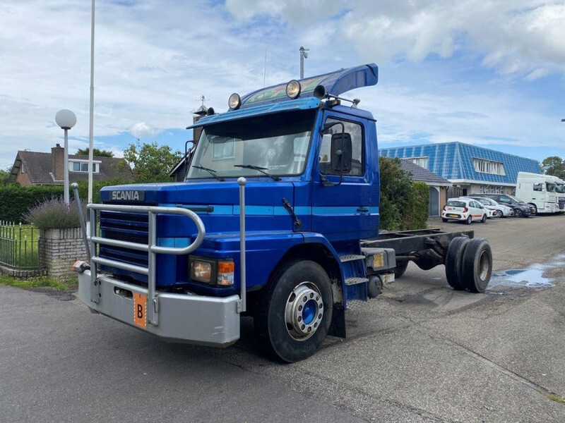 Scania T82 T 82 4x2 CHASSIS FULL STEEL SUSPENSION - Châssis cabine: photos 1 Scania T82 T 82 4x2 CHASSIS FULL STEEL SUSPENSION - Châssis cabine: photos 1