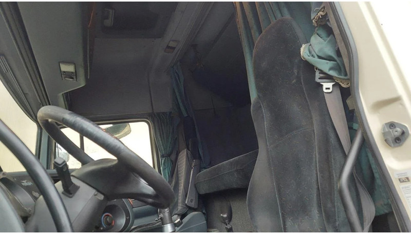 Photo d'intérieur 1: Tracteur routier DAF XF 95.430 4x2 EURO 2 Manual Gearbox