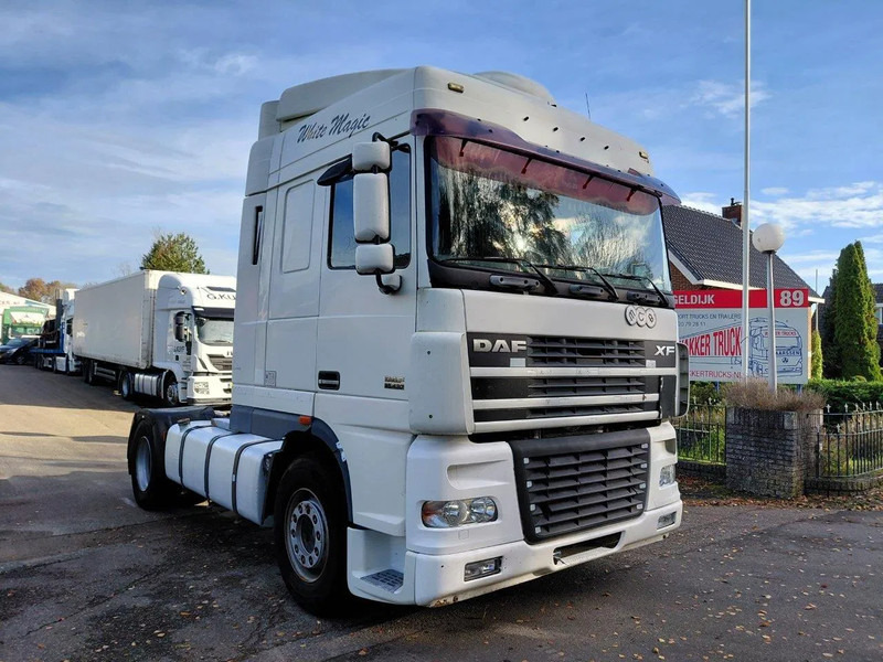 DAF XF 95.430 4x2 MANUAL ZF GEARBOX !! EURO 3 Engine !! - Tracteur routier: photos 2 DAF XF 95.430 4x2 MANUAL ZF GEARBOX !! EURO 3 Engine !! - Tracteur routier: photos 2