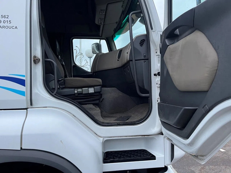 Tracteur routier Renault Premium 460 AUTOMATIC RETARDER 2012: photos 10