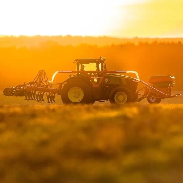 AGRO-MASZ IKAR - PNEUMATYCZNY SIEWNIK ZBOŻOWY (FRONTOWY) - Distributeur d'engrais: photos 1 AGRO-MASZ IKAR - PNEUMATYCZNY SIEWNIK ZBOŻOWY (FRONTOWY) - Distributeur d'engrais: photos 1