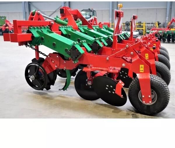 AGRO-MASZ AGREGAT DO UPRAWY MIĘDZYRZĘDOWEJ (PIELNIK) - Machine agricole: photos 3 AGRO-MASZ AGREGAT DO UPRAWY MIĘDZYRZĘDOWEJ (PIELNIK) - Machine agricole: photos 3