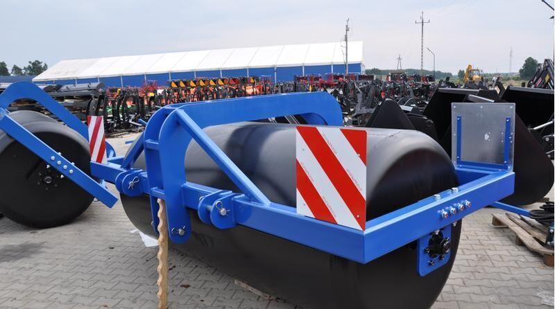 Metal-Technik Wał 2.7 m łąkowo-polowy - Rouleau agricole: photos 1 Metal-Technik Wał 2.7 m łąkowo-polowy - Rouleau agricole: photos 1
