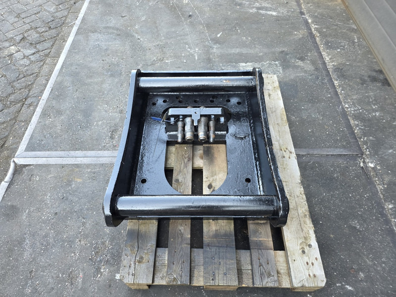 Fuchs fqc sennebogen adaptor plate FQC liebherr sennebogen fqc plate shear - Attache rapide pour Engins de chantier: photos 1 Fuchs fqc sennebogen adaptor plate FQC liebherr sennebogen fqc plate shear - Attache rapide pour Engins de chantier: photos 1