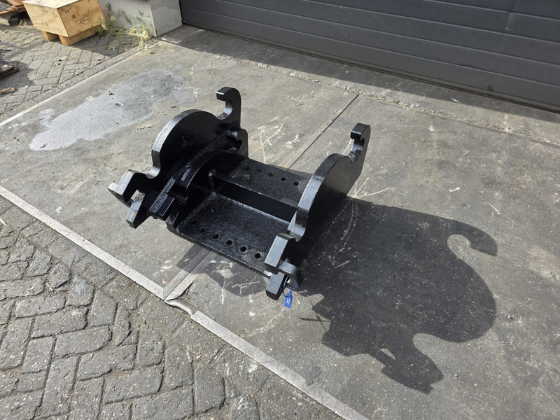 Kopplaat verachtert cat cw45 cw 40 verachtert caterpillar patern - Attache rapide pour Engins de chantier: photos 1 Kopplaat verachtert cat cw45 cw 40 verachtert caterpillar patern - Attache rapide pour Engins de chantier: photos 1