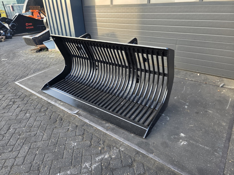 Puinbak volvo l40 shovelbak puinbak mat nielen puinbak riekbak volvo l40 - Godet pour Machine agricole: photos 2 Puinbak volvo l40 shovelbak puinbak mat nielen puinbak riekbak volvo l40 - Godet pour Machine agricole: photos 2