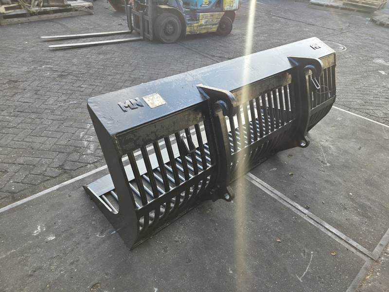 Puinbak volvo l40 shovelbak puinbak mat nielen puinbak riekbak volvo l40 - Godet pour Machine agricole: photos 5 Puinbak volvo l40 shovelbak puinbak mat nielen puinbak riekbak volvo l40 - Godet pour Machine agricole: photos 5