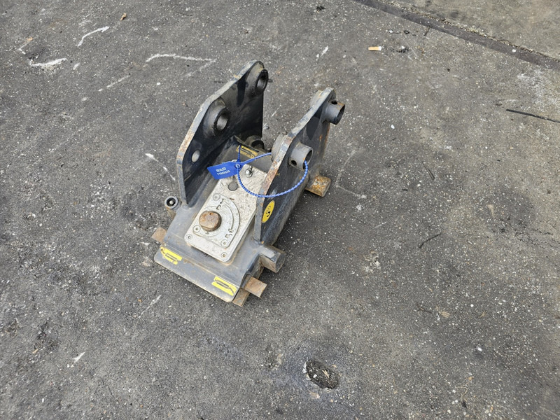 Snelwissel cw05 minigraver coupler cw05 - Attache rapide pour Engins de chantier: photos 3 Snelwissel cw05 minigraver coupler cw05 - Attache rapide pour Engins de chantier: photos 3