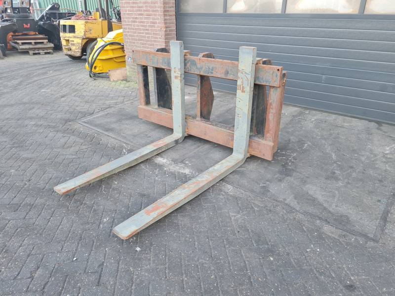 Vorkenbord volvo pallet tines volvo l - Fourches pour Engins de chantier: photos 2 Vorkenbord volvo pallet tines volvo l - Fourches pour Engins de chantier: photos 2