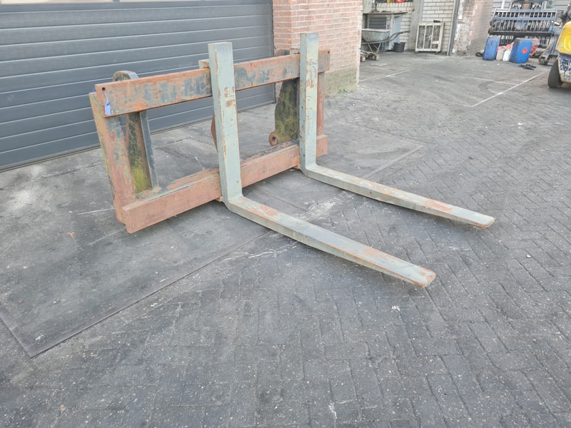 Vorkenbord volvo pallet tines volvo l - Fourches pour Engins de chantier: photos 3 Vorkenbord volvo pallet tines volvo l - Fourches pour Engins de chantier: photos 3