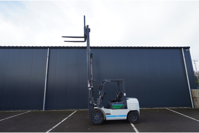 Eurotrac FE 30 ECO ELECTRIC FORKLIFT - Engins de chantier: photos 2 Eurotrac FE 30 ECO ELECTRIC FORKLIFT - Engins de chantier: photos 2