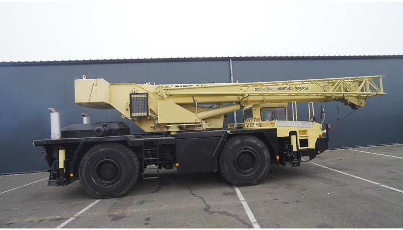 Faun RTF 30 4X4 MOBILE CRANE - Camion grue: photos 2 Faun RTF 30 4X4 MOBILE CRANE - Camion grue: photos 2