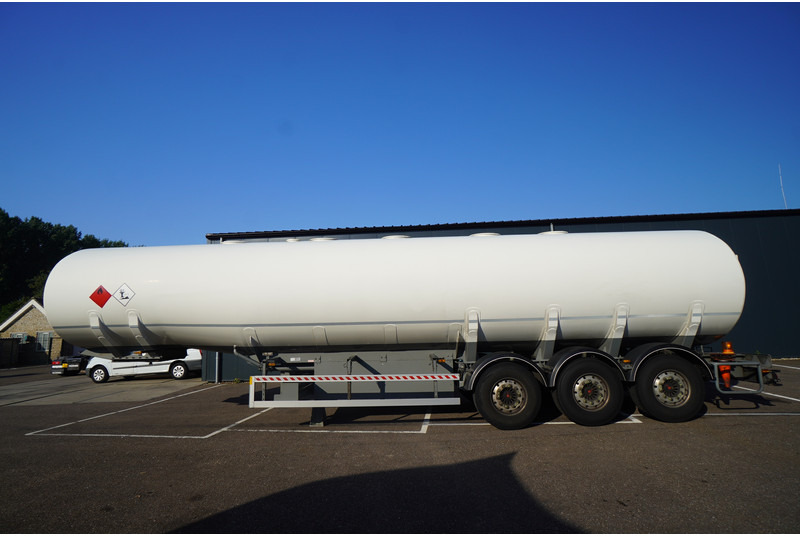 Semi-remorque citerne pour transport de carburant LAG 3 AXLE FUEL TANK 5 COMPARTMENTS 47.500LTR